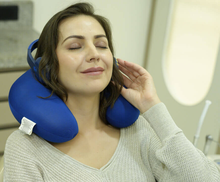 patient Relaxation by music aakaar dentistry